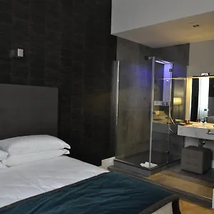 Place 24 & Wellness רומא